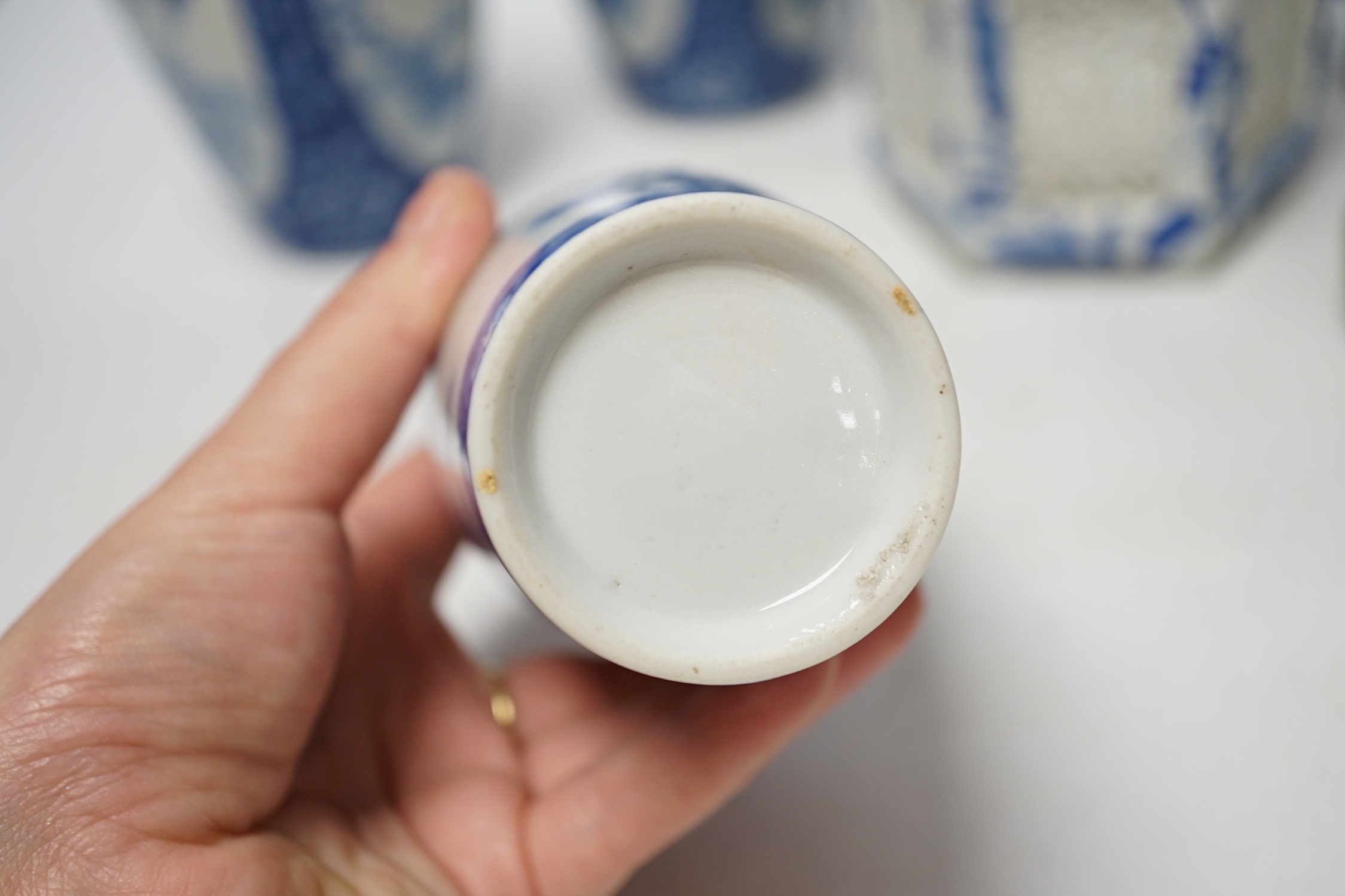 A group of Japanese and Korean ceramics, 18th century and later, to include an Arita blue and white scalloped dish, and Imari fish dish etc.